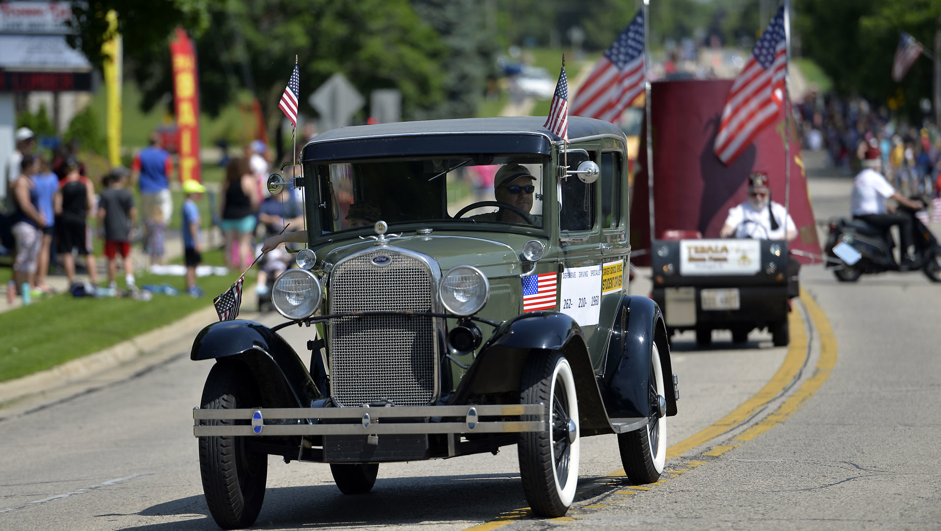 LIBERTYFEST PARADE TWIN LAKES